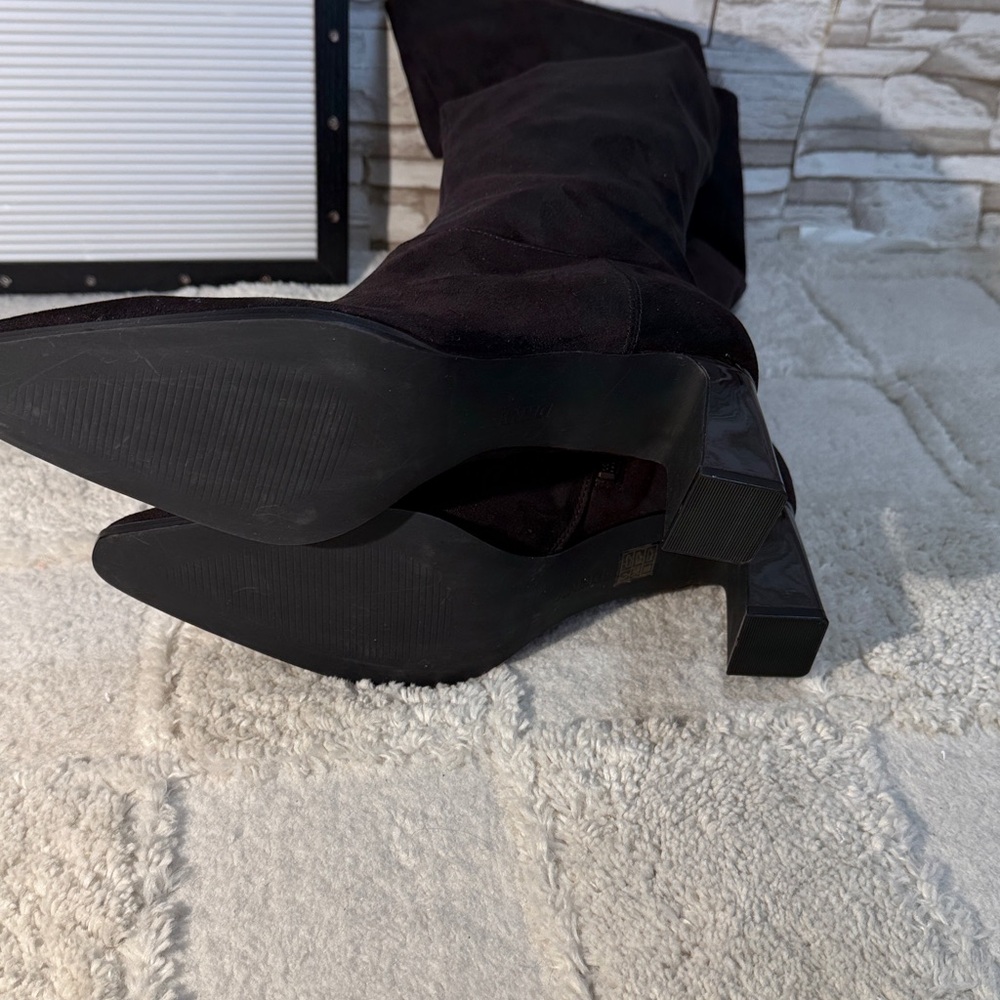 DKNY Women's SALEM 11 Dark Brown Suede Heeled Boots - Picture 5 of 11